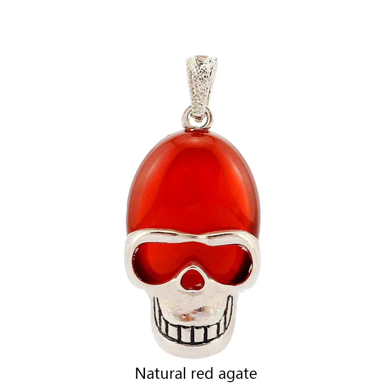 Женский кулон в виде головы черепа из натурального кварца с кристаллом |