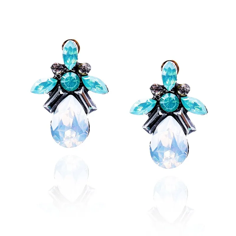 

New Fashion Girl's Crystal Rhinestones Earring Sweet Pink White Color Shiny Stud Earring for Women Fashion Jewelry 2150