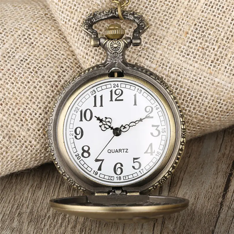 

2019 Fashion Quartz Pocket Watch Chain Necklace Personalized Name Julia Retro Arabic Numerals Dial Nurse Clock reloj enfermera