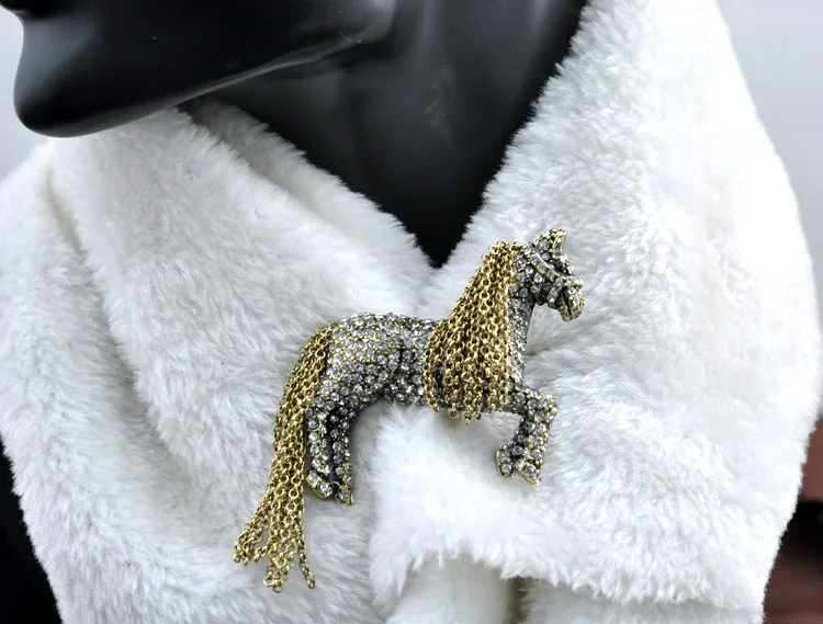 Брошь в виде лошади из камушков и бронзовых цепочек.|brooch pins vintage|brooch pinshorse brooch |