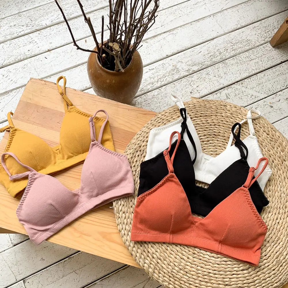 Весенне-летний бюстгальтер на тонких бретельках карамельный цвет ударопрочный