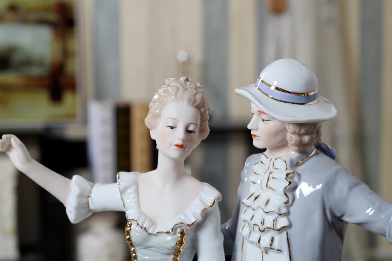 Европейские антикварные фарфоровые парные фигурки керамические благородные