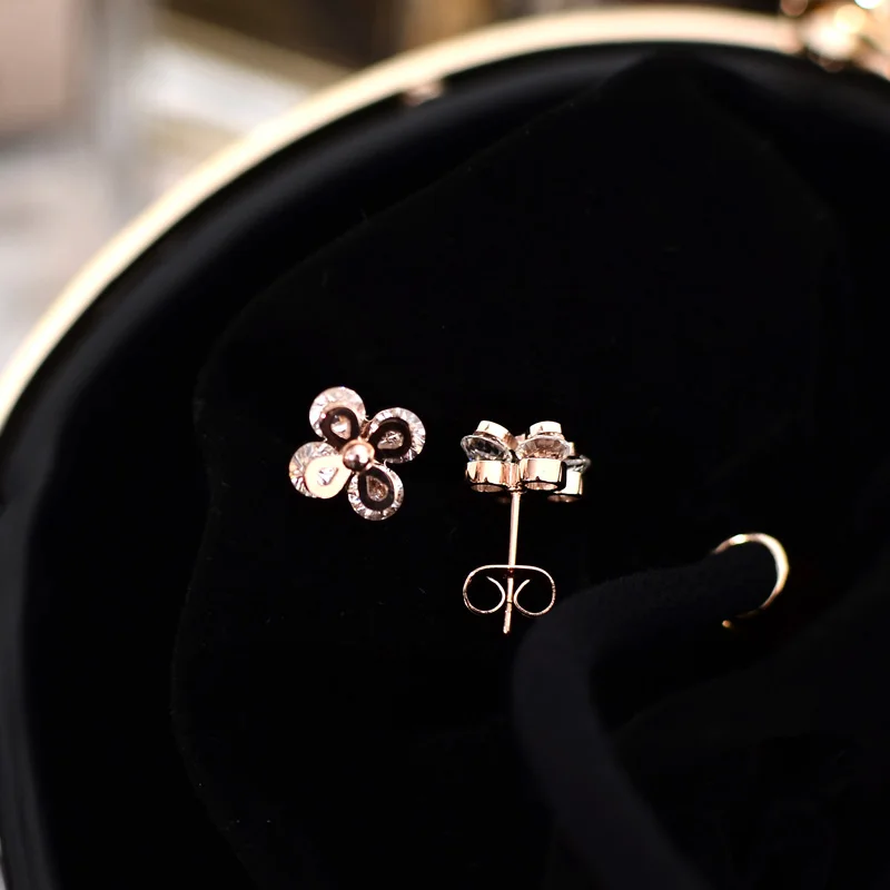 

YUN RUO Sweet Crystal Inlay Flower Stud Earring Woman Rose Gold Silver Color Stainless Steel Jewelry Girl Gift Party Never Fade