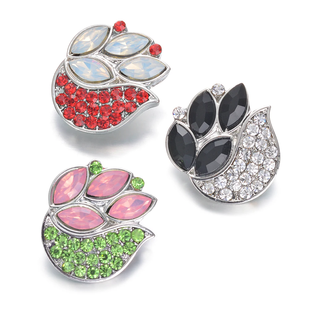 

2019 новый белый цветок со стразами, четыре кнопки 18/20 мм прозрачные стразы кнопка оснастка ювелирной Fit, браслеты с брелоками для женщин, Vn-2030