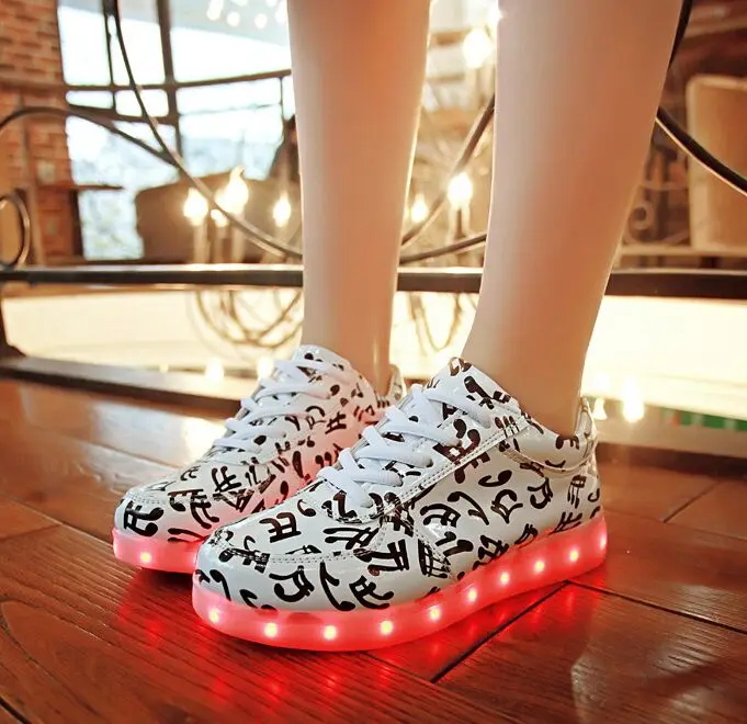 7 цвет Новый Светодиодный Обувь Женская и Мужская Мода Красочные Световой