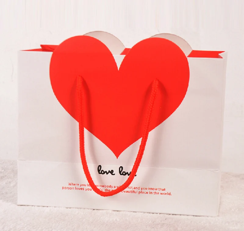 

20 Pieces Heart White Cardboard Paper Bag Love Shopping Bags Size 220x100x170mm 8.66x3.94x6.69 inch.