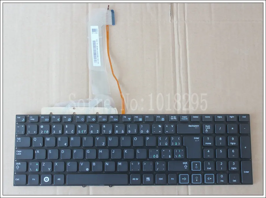 Клавиатура для ноутбука Samsung RF712 RF710 RF711 RF730 черная с подсветкой без рамки |