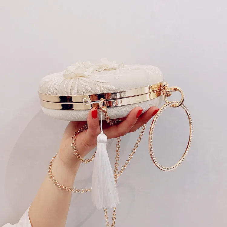 Fashion Wild Ladies Clutch Bag Chain Shoulder Bag Embroidered Ladies Messenger Bag New Tassel Small Round Bag A789