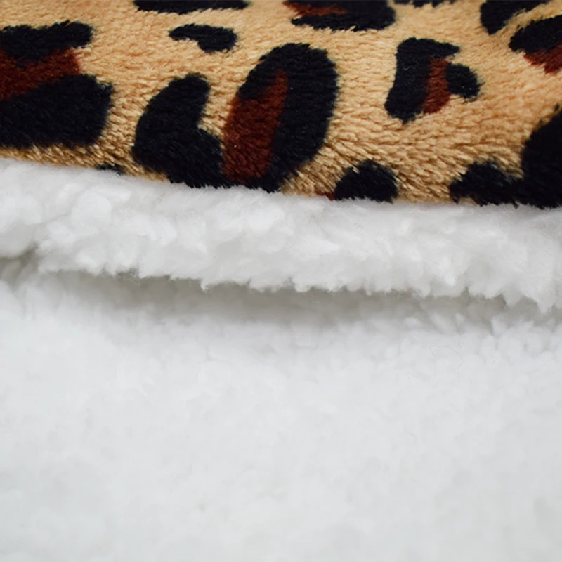 

Flannel Cotton Pet Dog Bed Mats for Small Medium Large Dogs Winter Warm Soft Basket Dog Blankets Lounger Puppy Cat Dog Cushion