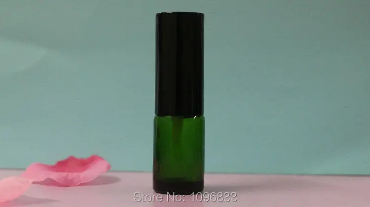 Зеленая стеклянная бутылка 10 мл с золотым колпачком и черным для косметического