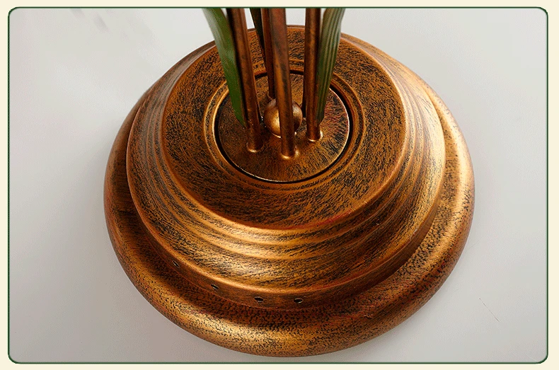 Винтажная классическая настольная лампа с цветами стеклянная прикроватная в