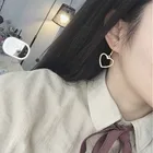 Простой дизайн, серебристый Цвет выбитое сердечко, свисающие серьги для женщин, серьги, новый модный бренд, Кафф пирсинг серьги-подвески в подарок