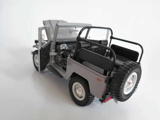 Двигатель MAX 1:24 Toyota FJ40 SUV сплав модель автомобиля литья под давлением металлические игрушки подарок на день рождения для детей мальчик другой