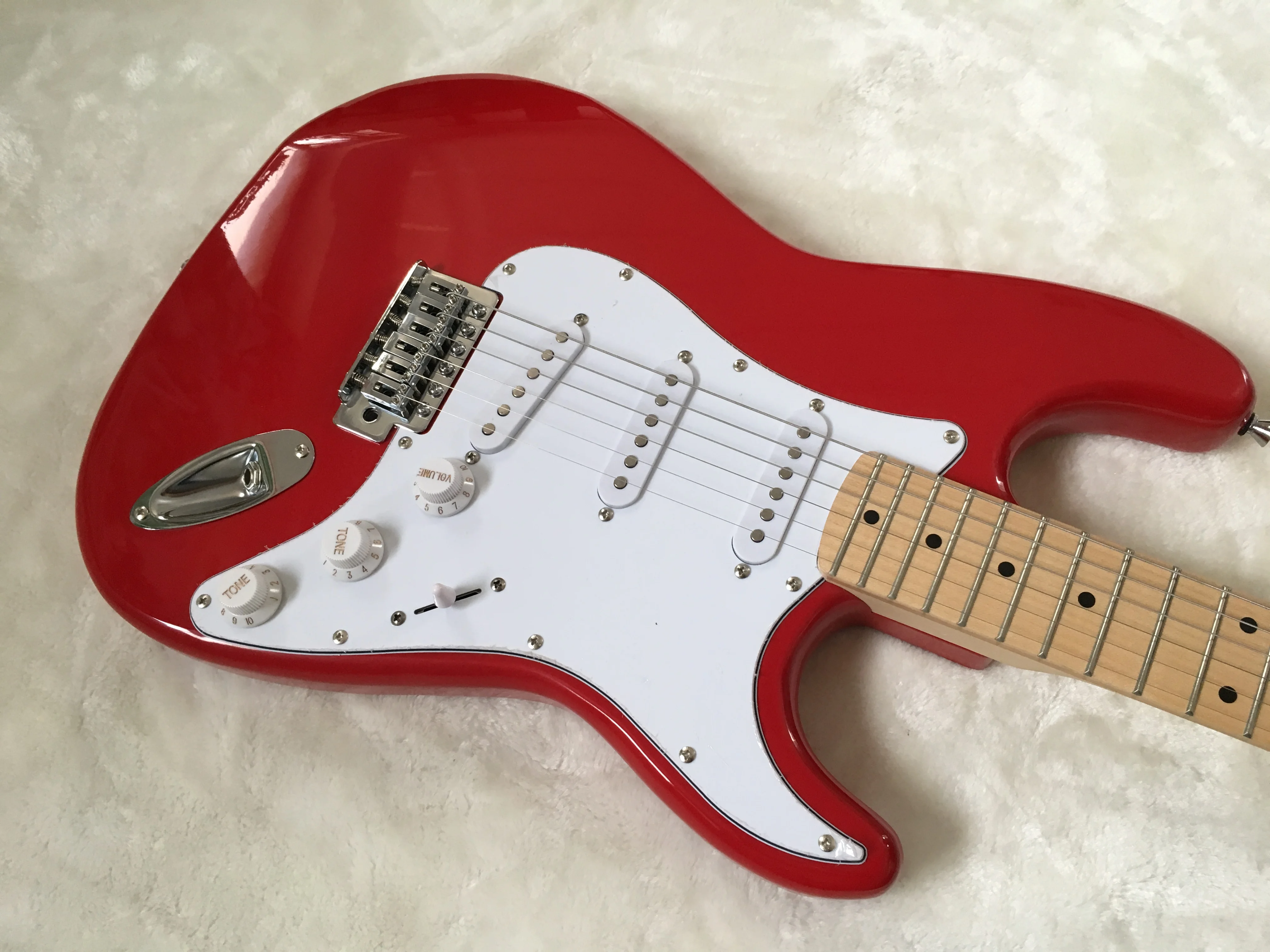 Новая электрическая гитара/st Красная гитара/гитара в Китае/бесплатная доставка |