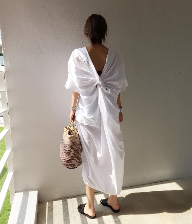 Женское платье с коротким рукавом белое или синее открытой спиной в Корейском