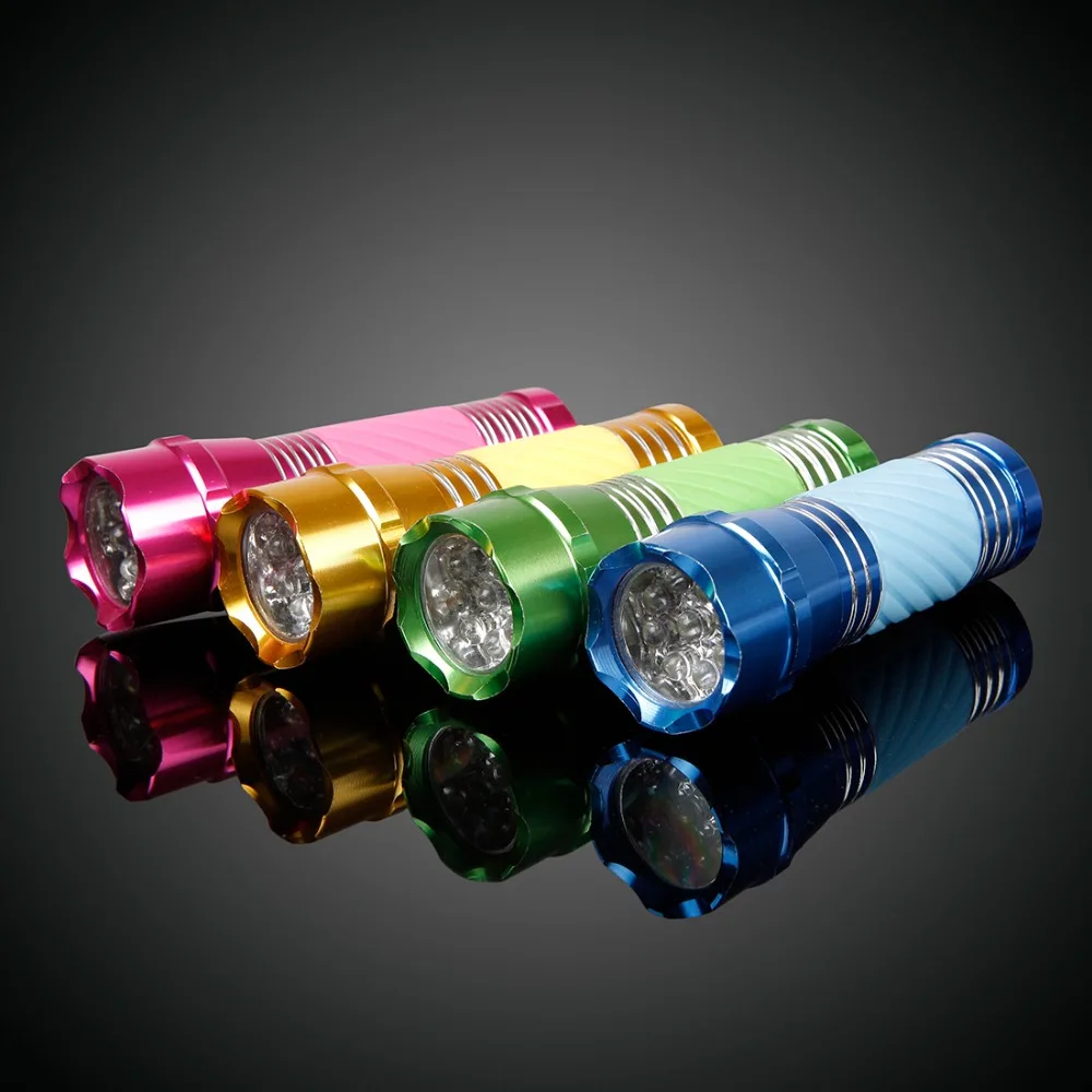 EverBrite Мини светодиодный фонарик 4 Pack Алюминиевый (W/O батарея) партия Сувениры