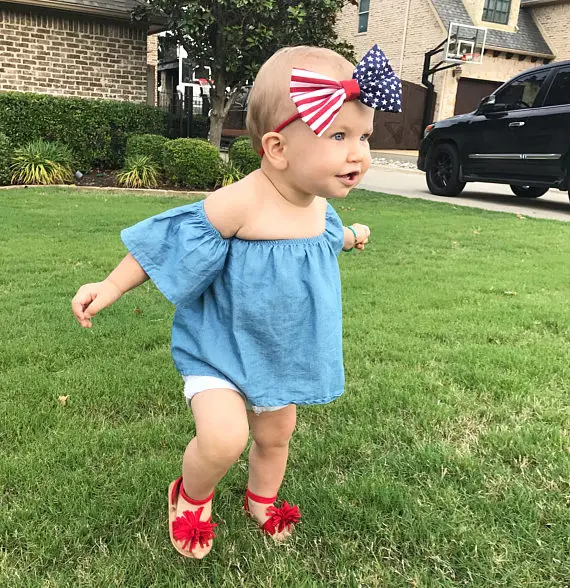 Джинсовая рубашка с открытыми плечами для маленьких девочек красивая летняя