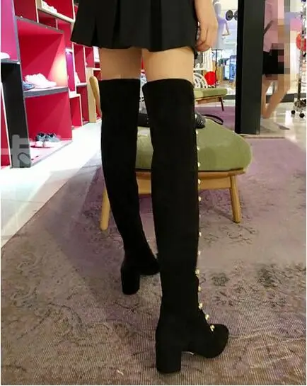 Новое поступление 2019 г. зимние женские замшевые сапоги с пряжкой черные ботфорты