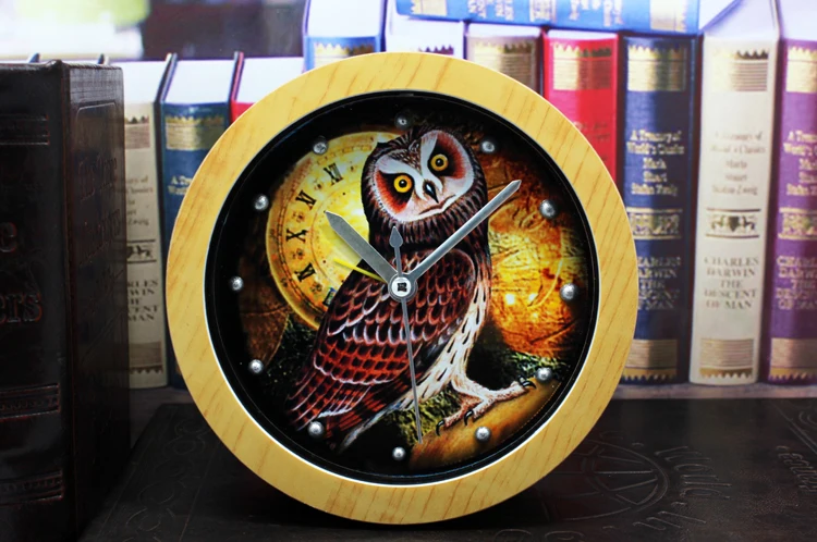 Европейские сельской местности ретро ностальгия сова дерево спальня часы