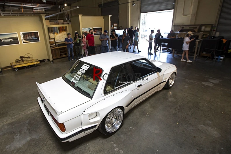 84-91 E30 2D купе ROCKET BUNNY стильные обвесы сзади утка-хвост крыло FRP стекловолокна