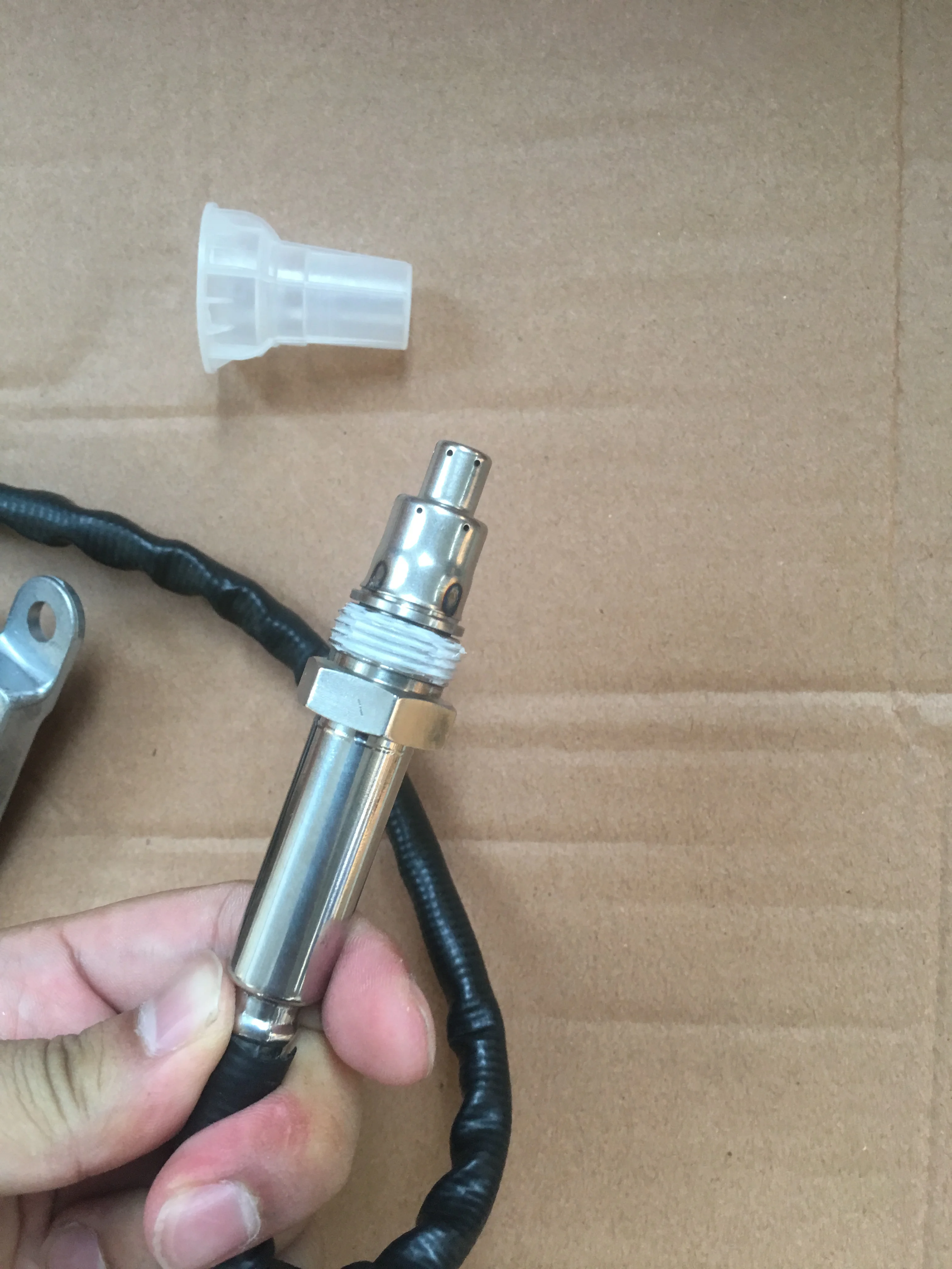 Nox Сенсор для Mercedes Benz W166 W172 W205 W221 W251 W212 W207 W906 ML250 GL350 5WK96681C A0009053403 A0009056104 0009053403 |