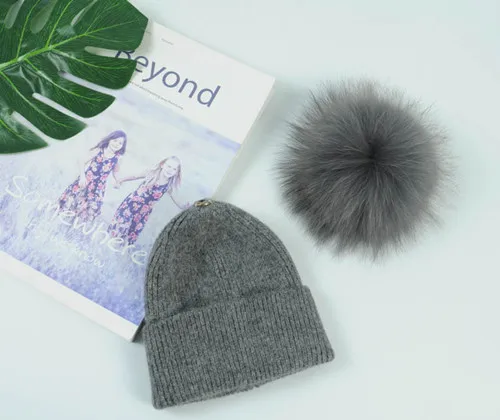 Hat dark grey M Новая модная детская шерстяная вязаная шапка, шарф, комплект из 2 предметов, зимняя теплая детская шапка с помпонами из меха енота для маленьких мальчиков и девочек, мягкая шапка, шарфы - Цвет: Hat dark grey M