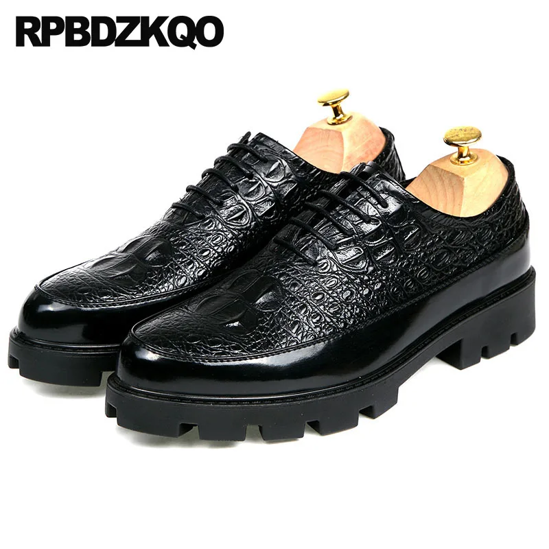Мужские повседневные туфли из лакированной кожи черные оксфорды со змеиным