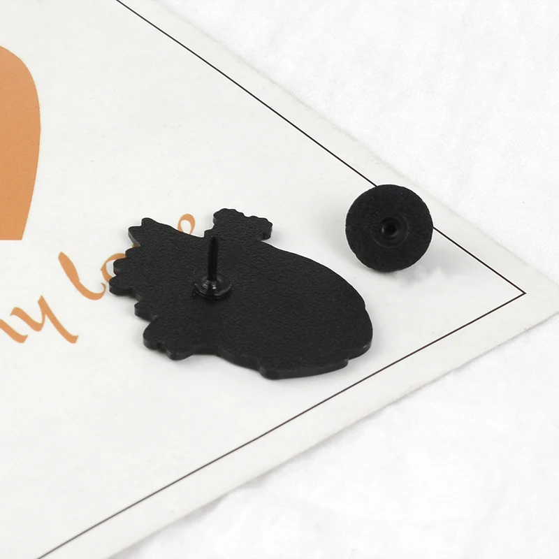 

QIHE JEWELRY Skeleton Love Enamel Pins Dark Punk Brooches Cat and Fish Skull Hand in Hand Badges Unisex Goth Couple Jewelry