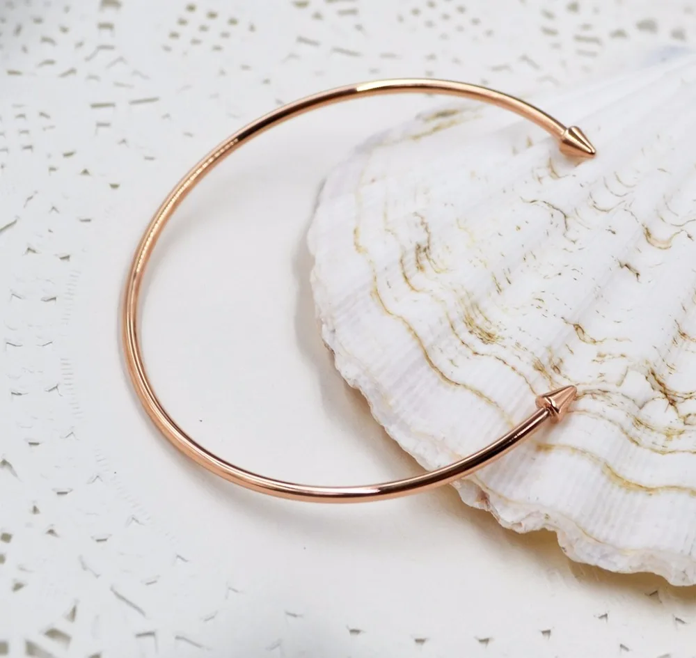 Простой дизайн браслет на запястье с ногтями ювелирные изделия из титановой