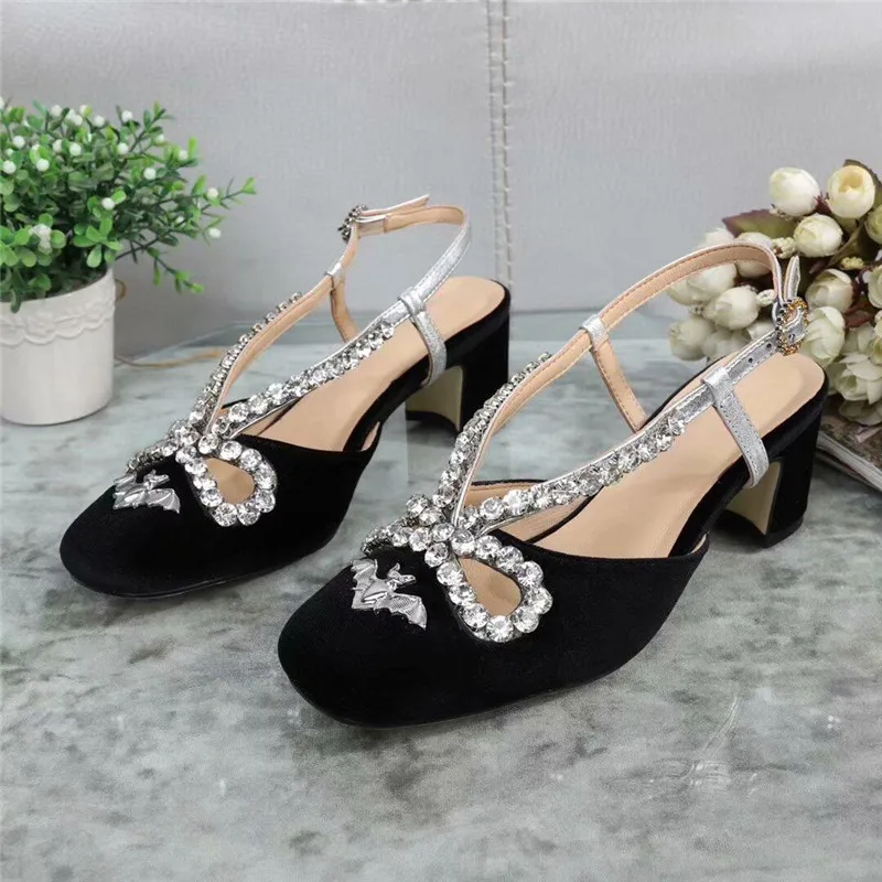 Бархатные сандалии с бантом украшенные кристаллами женские вечерние туфли