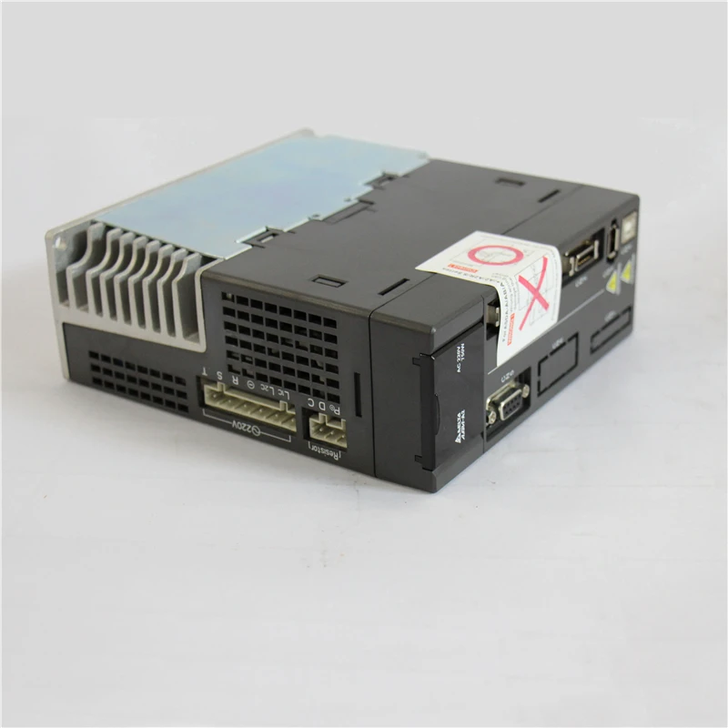 ASD-A2-0721-L Delta AC сервопривод 1ph 220V 750W 5.1A с полностью закрытым управлением Новый |
