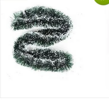 

2M Christmas decoration green white rim tops imitation rattan holiday pine snowflake Christmas tree ornaments scene layout 5PCS