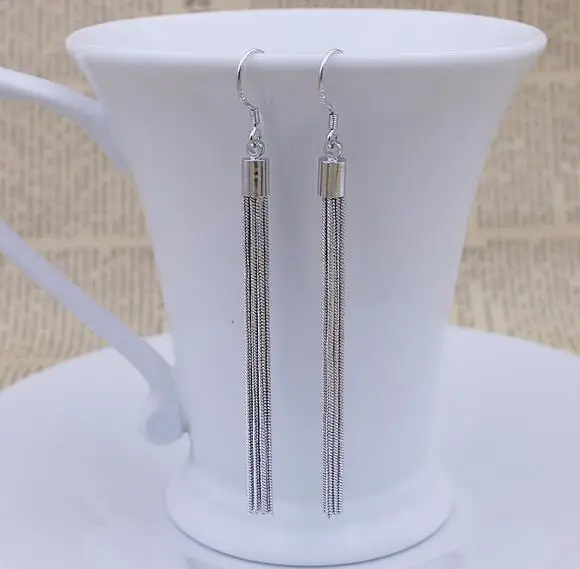 OMH оптовая продажа модные ювелирные изделия висячие серьги с кисточками и ушками