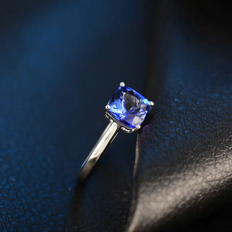 Кольцо из белого золота 18 карат с натуральным синим танзанитом|tanzanite engagement ring|cushion