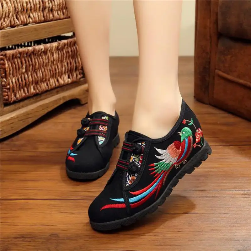 

Embroidered Women Casual Cotton Cloth Flat Shoes Ladies Canvas Women's Footwear