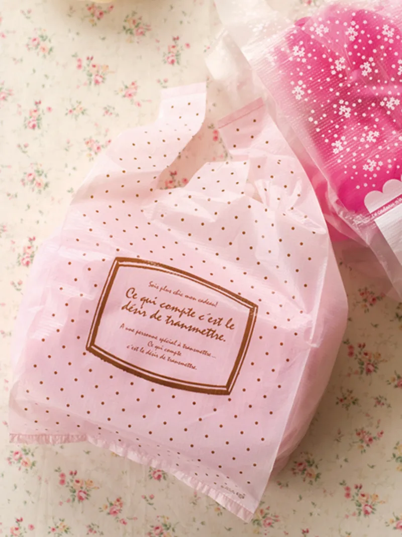 Пластиковая футболка в розовый горошек Подарочная сумка розничная продажа 3