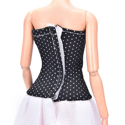 Новое мини платье в горошек для куклы Барби белое черное лоскутное кружевное - Фото №1
