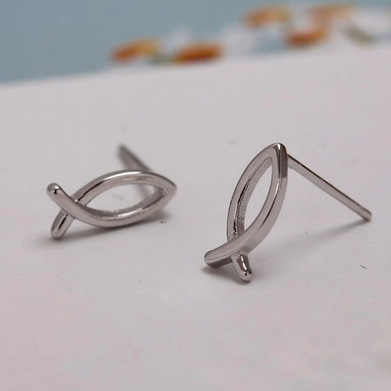 

Punk Style Sterling Girl Fishbone Simple Stud Earrings Gifts DIY Jewelry Unisex Girls Cute Lucky Earring Female Wholesale