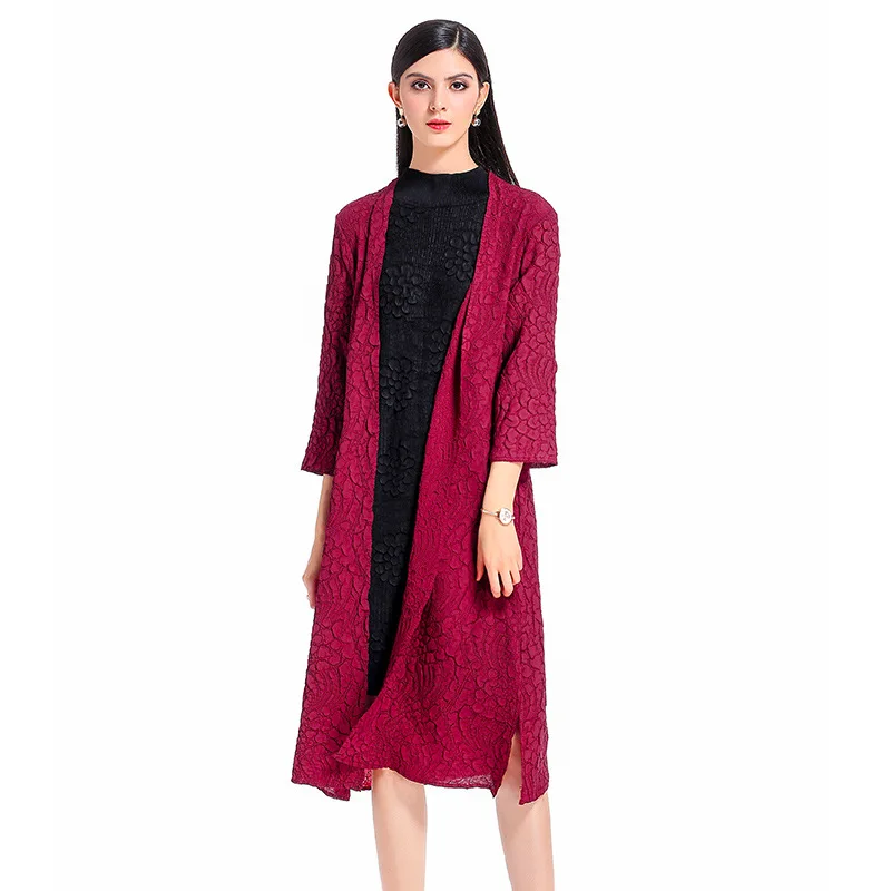 

,Original European and American Chiffon Heavy Industries Special Pressure Fashion Elegant Big Code Windbreaker MIYAKE