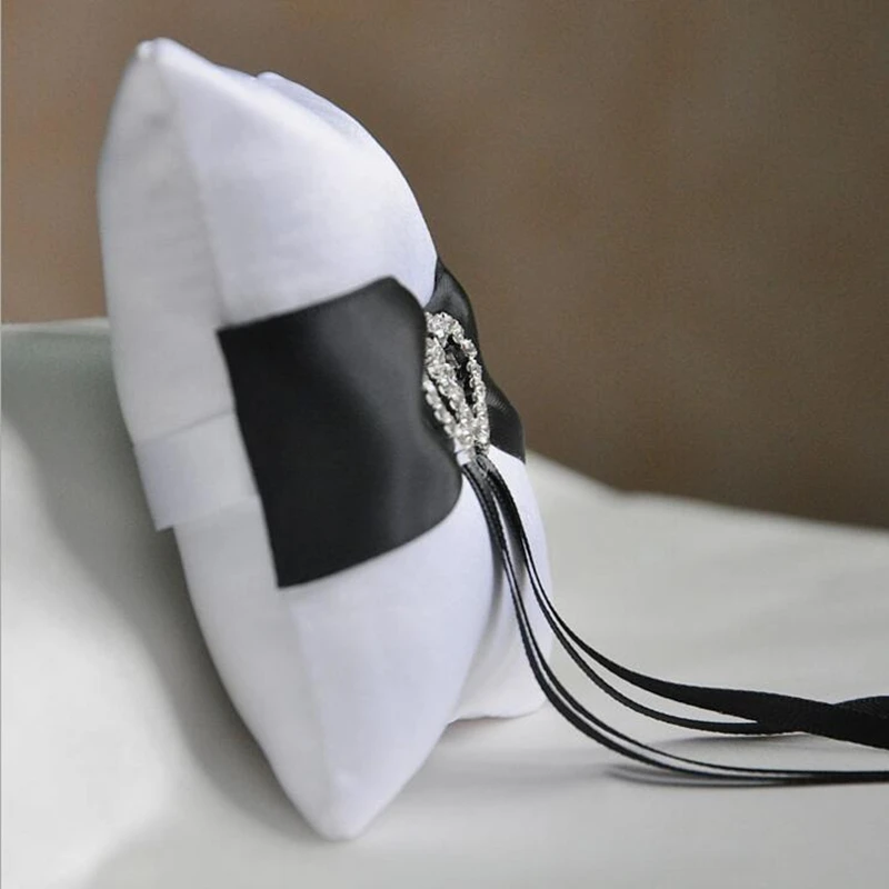 Черный обручальное кольцо Подушка лента бант стразы Двойное сердце сатиновая