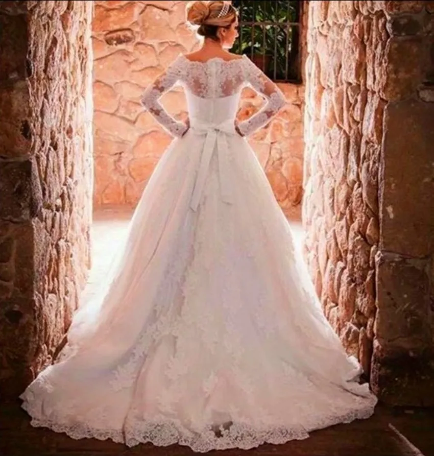 

Elegant Lace High Neck Long Sleeve Muslim Wedding Dress Arab A-Line Appliques Bridal Bride Dresses Wedding Gowns HSZ1101