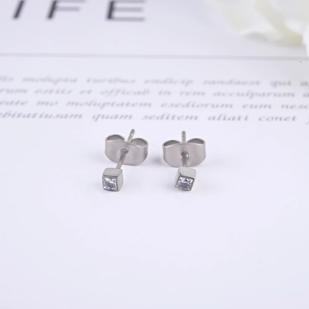 100% чистые титановые маленькие серьги-гвоздики Цирконий квадратной огранки