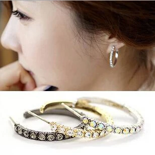 One Pair for sale New 2015 fashion jewelry women sweet crystal hoop earrings Korean style female gold/black | Украшения и