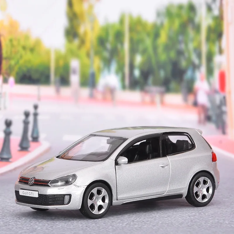 Модель литая автомобиля 1:36 из сплава детская игрушка маленький автомобиль для