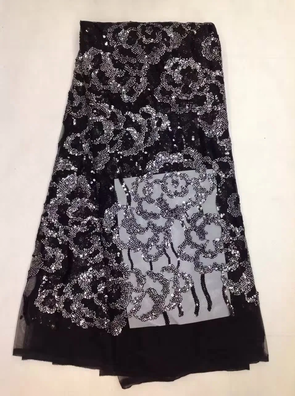 

Latest African Sequins Lace Fabric For Women Sequins Lace Fabric Embroidered Net Lace French Tulle Lace Material Navy K-L1111