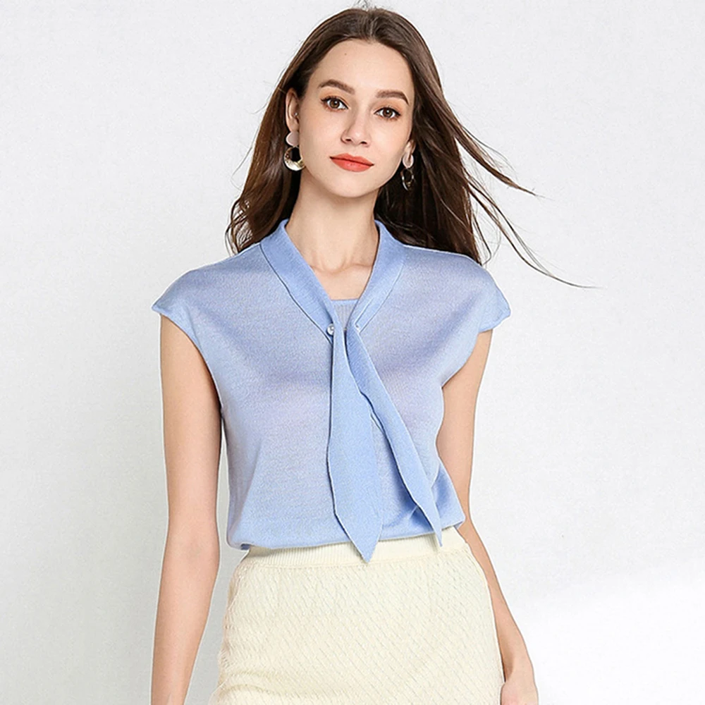 Женская деловая рабочая блузка летняя без рукавов формальная офисная однотонная