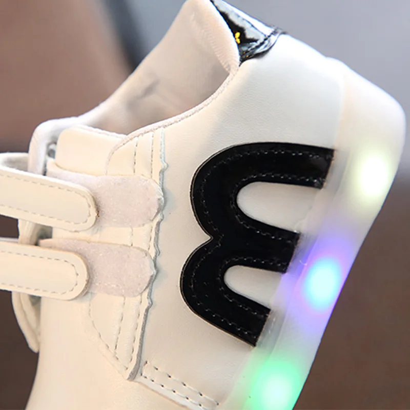 

LED Lighted Children Casual Shoes Spring Autumn Cool Kids Sneakers Baby Boys Girls Shoes