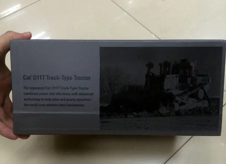 Редкие литые под давлением игрушки модель подарок, DM 1:50 Cat D11T Тип гусеницы Трактор БУЛЬДОЗЕР инженерное оборудование Медная Отделка 85517 для сбора