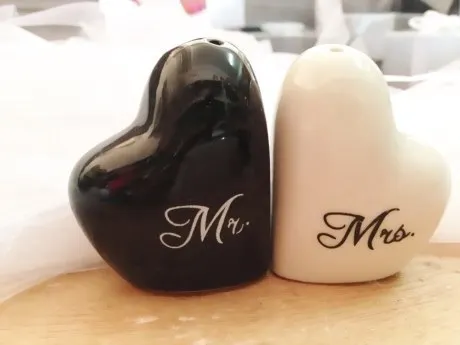 Heart shaped "Mr.&Ms." salt and pepper shaker wedding gifts for guest free shipping 200pcs=100sets/lot to US CAN | Дом и сад