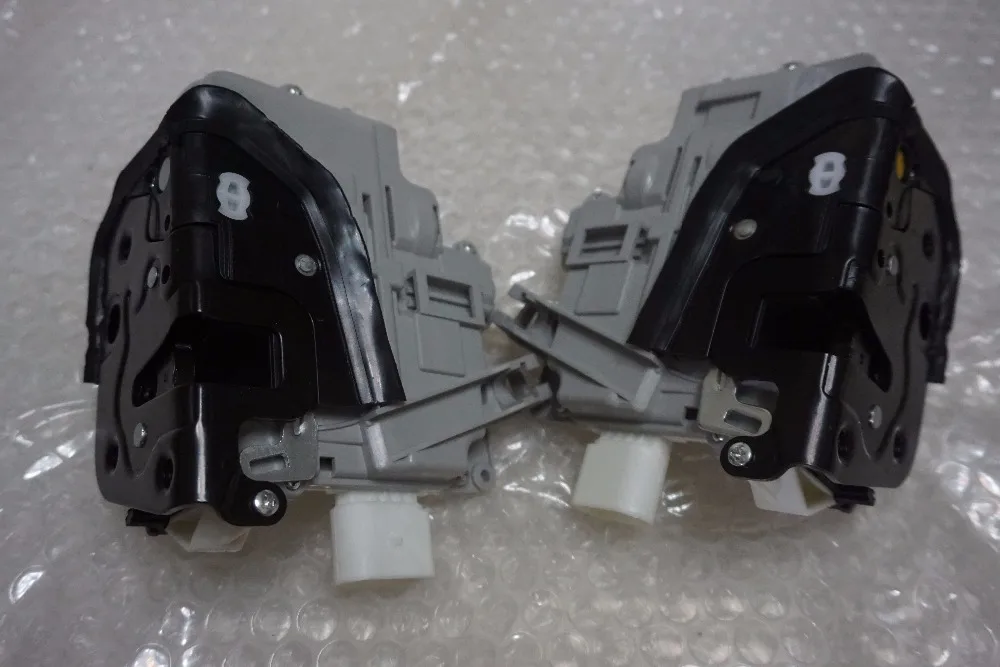 Бесплатная доставка 2 шт. для пары передний привод защелки дверного замка audi A3 8P